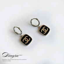 Load image into Gallery viewer, CC earrings silver tone 25112532