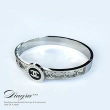Load image into Gallery viewer, Chanel CC bracelet Diagra art 1902231
