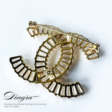 Load image into Gallery viewer, Chanel brooch encrusted with crystals Diagra art 070601 back
