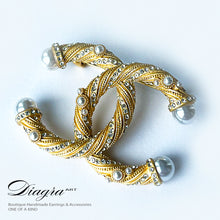 Load image into Gallery viewer, Chanel brooch encrusted with swarovski and pearls Diagra art 070603