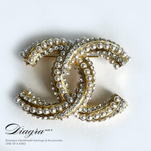 Load image into Gallery viewer, Chanel brooch encrusted with swarovski and pearls 2511231 2