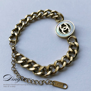 Chanel chain bracelet white white opal goldtone Diagra art 2807229