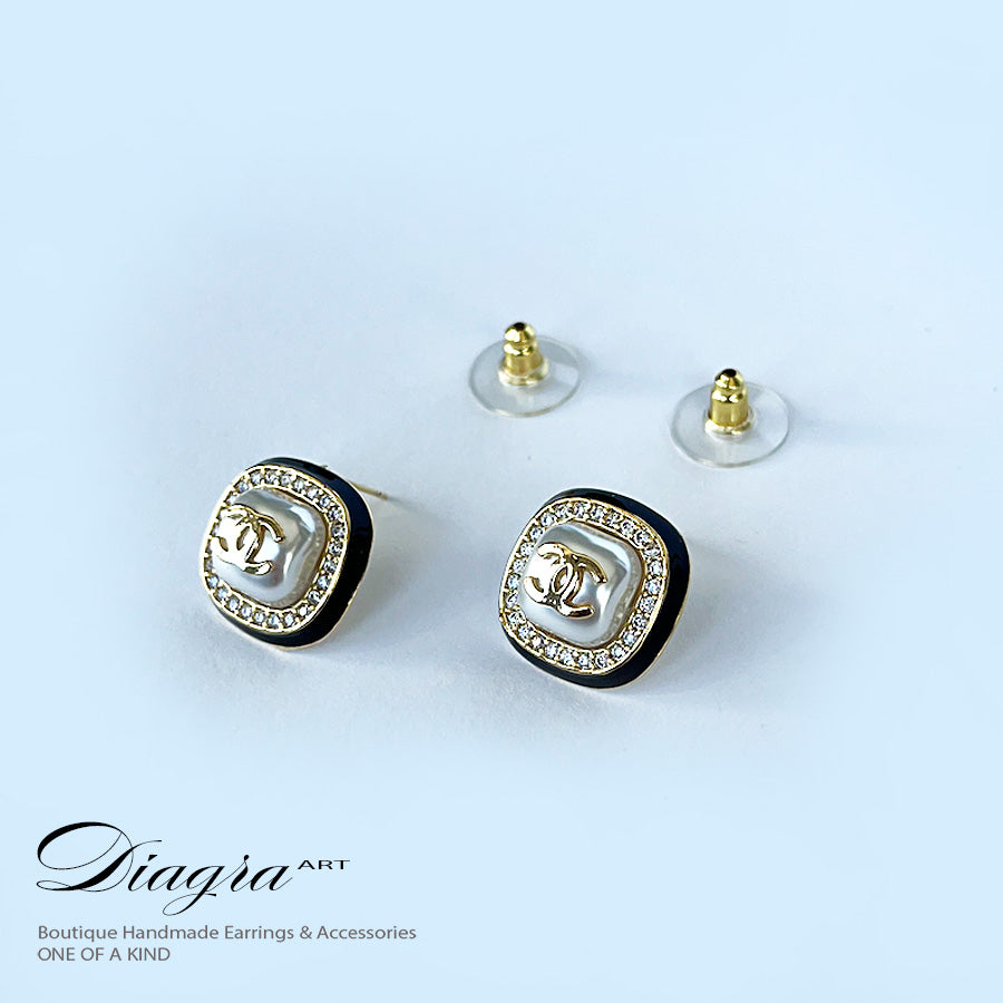 Chanel earrings encrusted with Swarovski Diagra Art 2402233