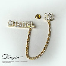 Load image into Gallery viewer, CC gold tone chain brooch 25673