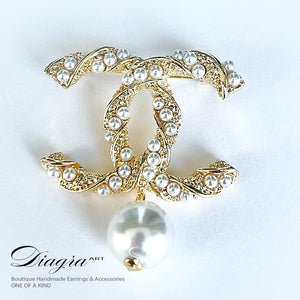 CC brooch encrusted with swarovski and pearls Diagra art 1902232