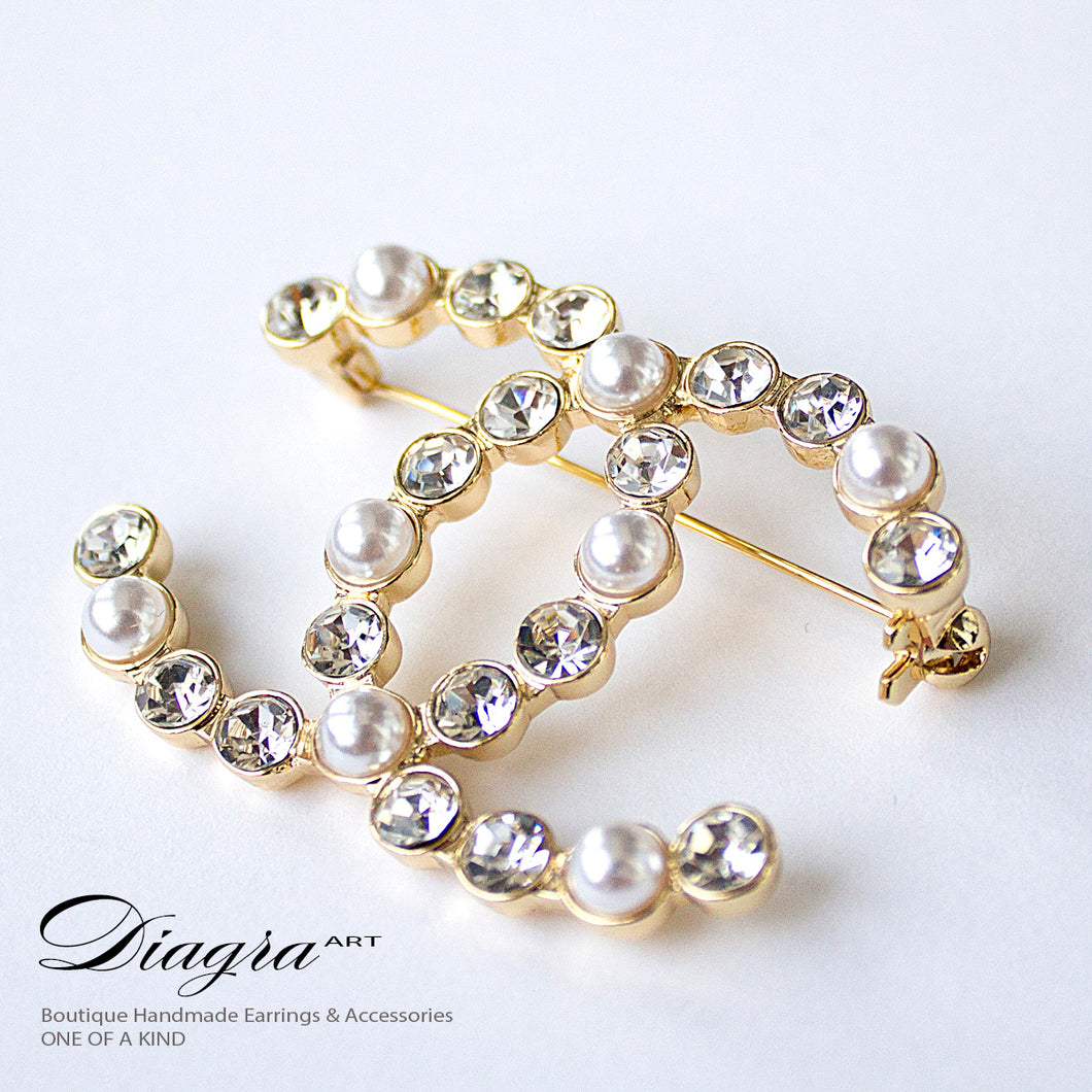 Handmade goldtone brooch faux pearl and crystal Diagra art 0805225
