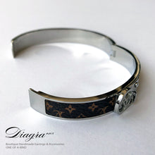 Load image into Gallery viewer, Handmade silvertone lv bracelet Diagra art 2807221