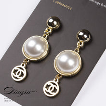 Load image into Gallery viewer, chanel-drop-earrings-big-pearl-61955-label